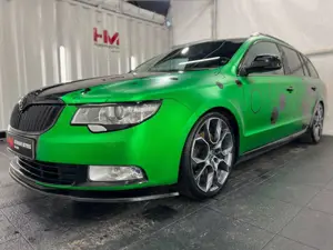 Skoda Superb Combi Exclusive/Bi-Xen/Navi/Leder/Einpark