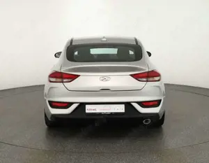 Hyundai i30 Fastback 1.4 T-GDI Aut. LED Navi Kamera AHK Bild 4