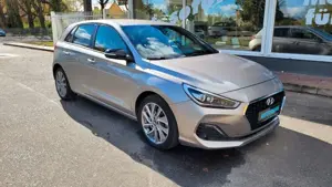 Hyundai i30 1,4 T-GDI Passion + Navi*SHZ*PDC*Kamera Bild 3