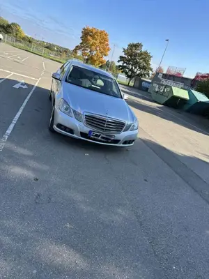 Mercedes-Benz E 220 CDI DPF BlueEFFICIENCY Automatik