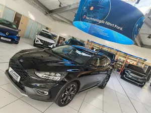 Ford Focus ACTiVE NAVI KAMERA LED AHK WiNTERPAKET PP 8-fach-L