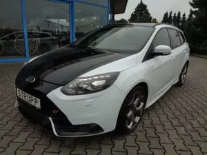 Ford Focus Turnier ST Xenon/Sony/Winterpaket/Scheckh.
