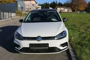 Volkswagen Golf VII Lim. Highline R-line