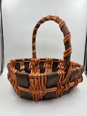 Vintage Henkelkorb, geflochtene Weide mit dunklen