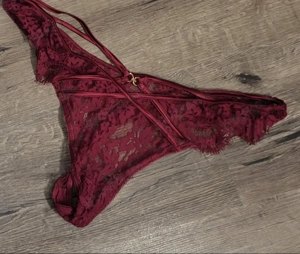 Getragene Strings und Slips