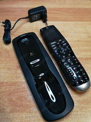 Logitech Harmony One Advanced Touchscreen Fernbedienung