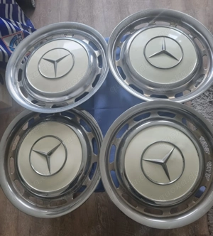 Mercedes Benz W 111   W 113   W 109   W 123  4 Top Gepflegten Radkappen