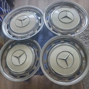 Mercedes Benz W 111   W 113   W 109   W 123  4 Top Gepflegten Radkappen Bild 3