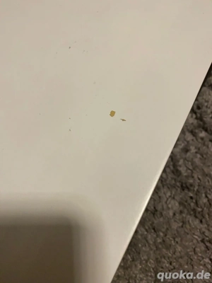 Couchtisch mit Glasplatte