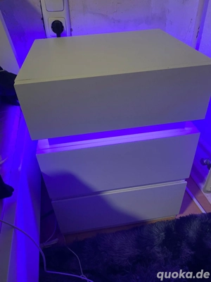 Nachtisch mit LED