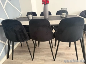 Esstisch mit 8 samtstühlen