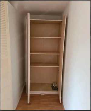 Kleiderschrank   Guter Zustand, geräumig und praktisch
