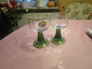 Römerweingläsermit grünemFuß