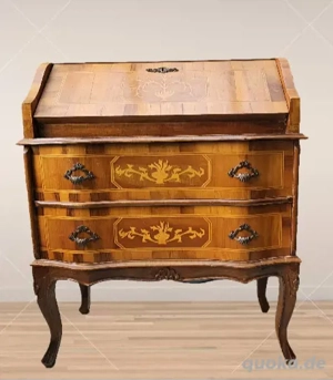 Sekretär Nussbaum. Barocker Schreibtisch aus Italien