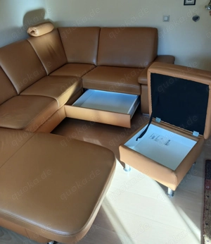 Couchgarnitur Leder mit Schlafplatz und Hocker -gebraucht- Bild 2