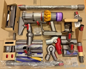 Dyson V15 Neu