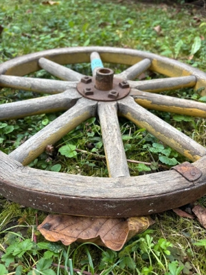 Altes Wagenrad Holz mit Eisenreifen   ca.46 cm   O