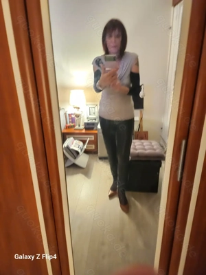 Massage bei reifer Münchner  Lady  Bild 2
