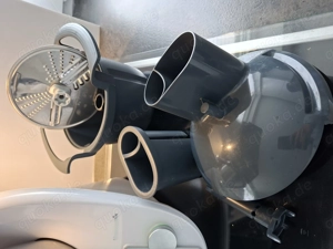 Wie neu: TM6 Thermomix 6 mit Gemüsestyler Bild 4 Wie neu: TM6 Thermomix 6 mit Gemüsestyler Bild 4