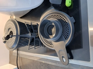 Wie neu: TM6 Thermomix 6 mit Gemüsestyler Bild 3 Wie neu: TM6 Thermomix 6 mit Gemüsestyler Bild 3