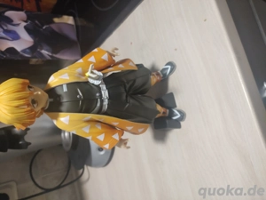 Zenitsu aus demon slayer 