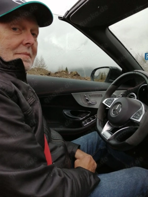 Bis 250,00 Euro Welche Frau macht es sich vor mir 