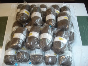 23 x 200 g Strickgarn, 4-fädig 740m braun neu OVP