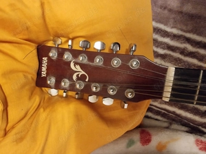 Zwölfsaitige Gitarre Yamaha