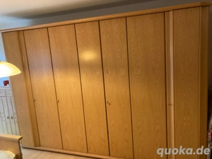 über 3 Meter langer Kleiderschrank zu verkaufen