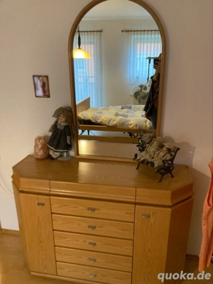 großes Sideboard mit vielen Schubladen zu verkaufen