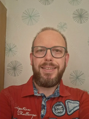 Drehpartnerin für 18+ TikTok s gesucht