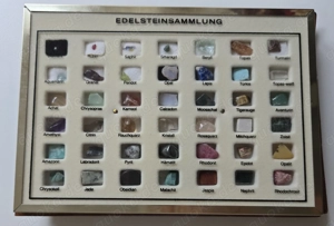 Kleine Edelsteinsammlung im Etui mit Begleitbuch