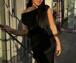 Herrin sucht neue Sklaven 