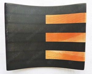 2 handgearbeitete Holzschalen mit Intarsienarbeiten