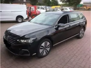 Volkswagen Passat Variant GTE DSG *R-Line/ Business Premium- Paket*Navi+BT+L