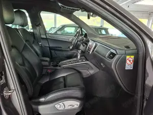 Porsche Macan Macan TOP EXTRAS Navi Kamera Pano E-Sitze Alu 20 Bild 4