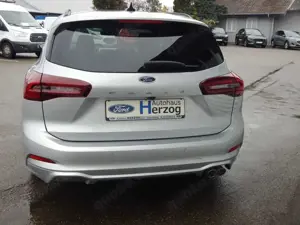 Ford Focus Turnier 1.0 EcoBoost Hybrid Aut. ST-LINE X Bild 4