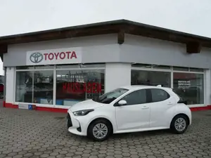 Toyota Yaris Hybrid Business Edition