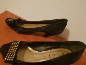 schicke getragene Schuhe