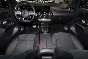 Mercedes-Benz GLA 250 e AMG DISTRONIC+360°+MBUX+NIGHT PAKET+19 Bild 5