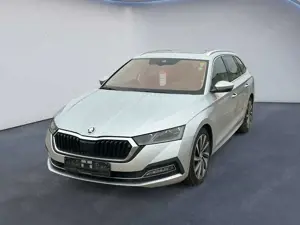 Skoda Octavia Combi 2.0TDI DSG Style LED+NAVI+AHK+HUD+