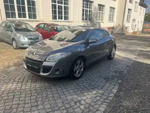 Renault Megane Dynamique 77 KW 106 PS Winterreifen Tüv 10 2027