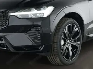 Volvo XC60 Plus Black Edition AWD B5 EU6e HUD Leder El. Panod Bild 2