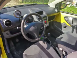 Peugeot 107 1.4 HDi 54ch Trendy Bild 3