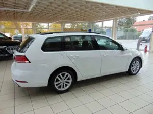 Volkswagen Golf Variant Comfortline AHK/NAVI/SITZ-HZG./ACC Bild 2