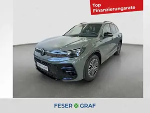 Volkswagen Tiguan R-Line 2,0TSI 4M 195kW AHK Pano Matrix Bild 1