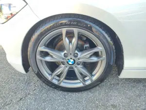 BMW 118 i Advantage Navi LED Apple CarPlay Android Auto Kl Bild 3