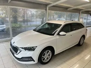 Skoda Octavia Combi 2.0 TDI DSG Style+AHZV+Head-Up+Nav Bild 3