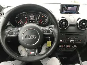 Audi A1 S line Sportpaket Bild 4