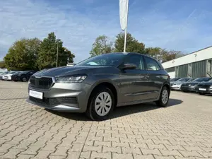 Skoda Fabia 1.0 MPI Active *LED Sitzh. Klima PDC DAB+*